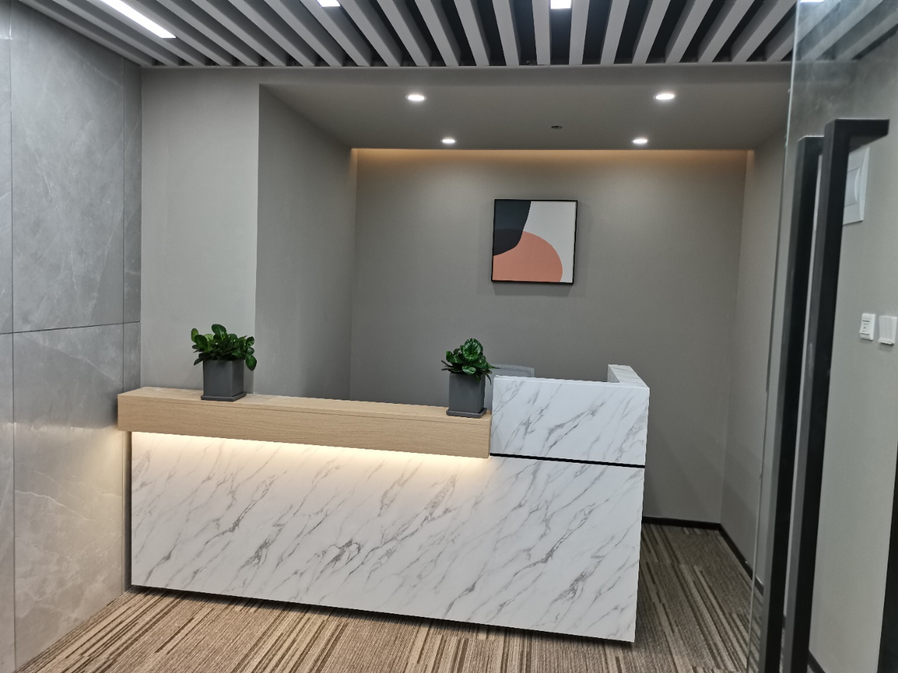 静安区丨静安寺地铁站丨国立大厦丨75~500平精装修办公室